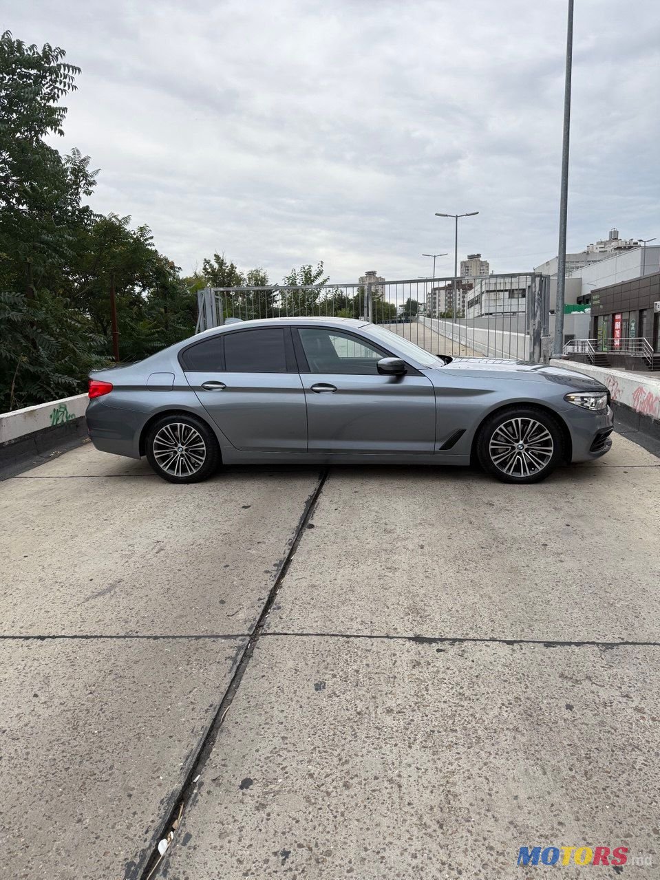 2018' BMW 5 Series photo #3