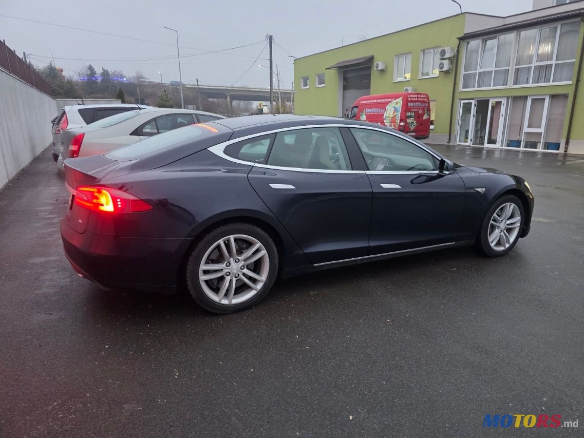 2015' Tesla Model S photo #2