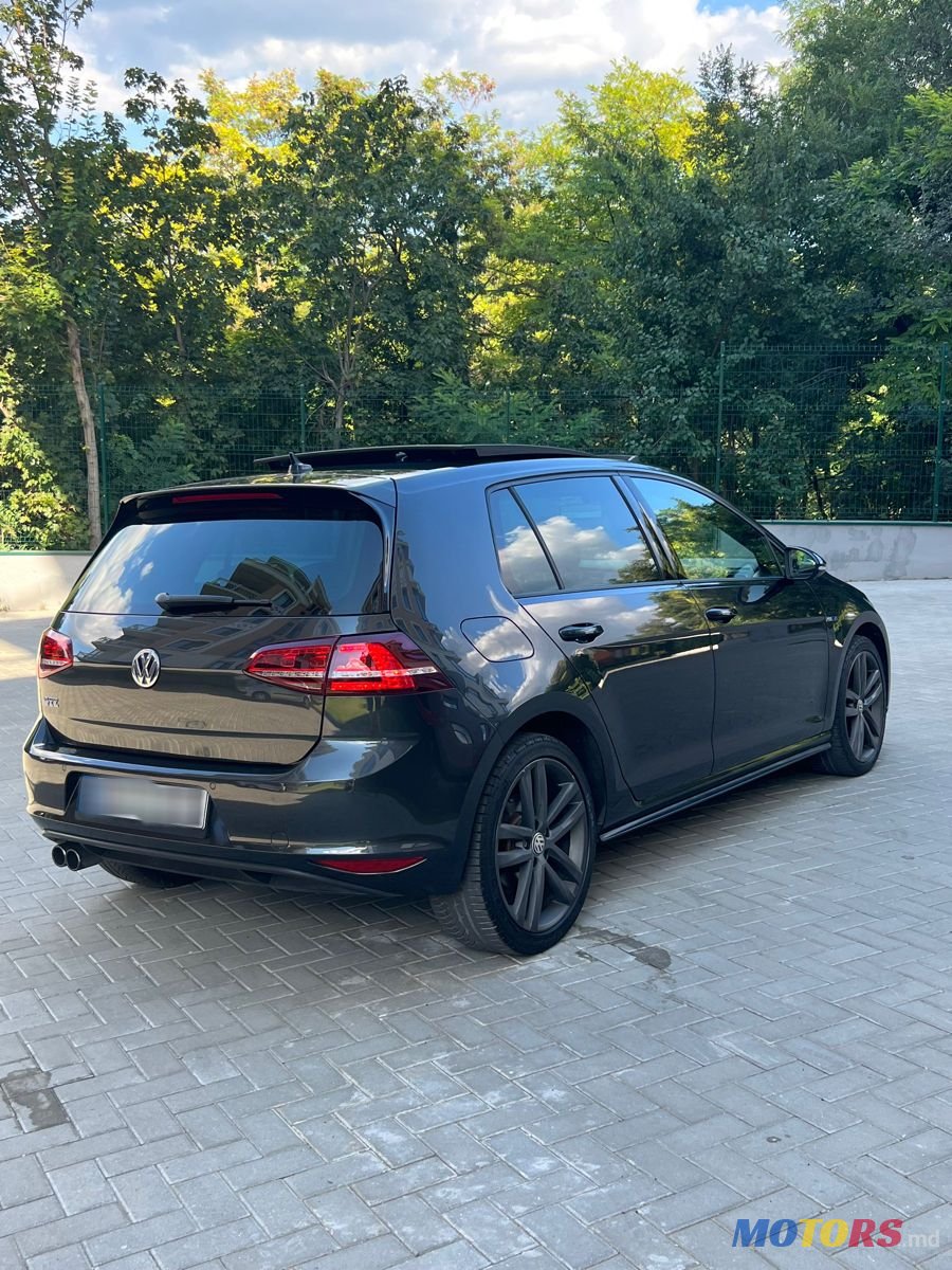 2015' Volkswagen Golf photo #3