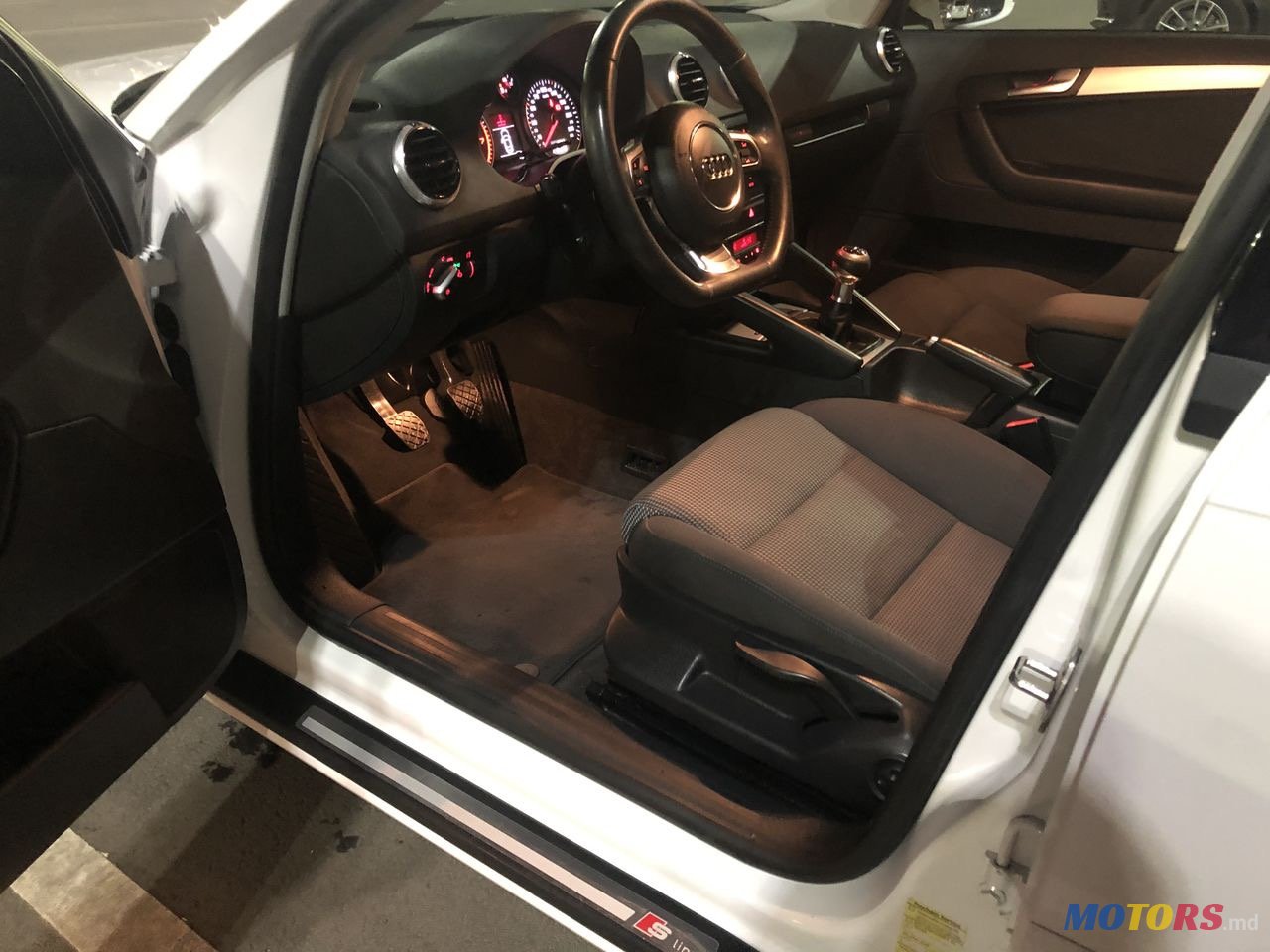 2011' Audi A3 Sline photo #3