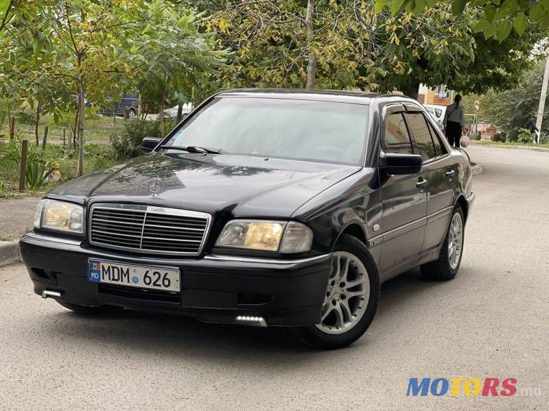 2000' Mercedes-Benz C photo #1