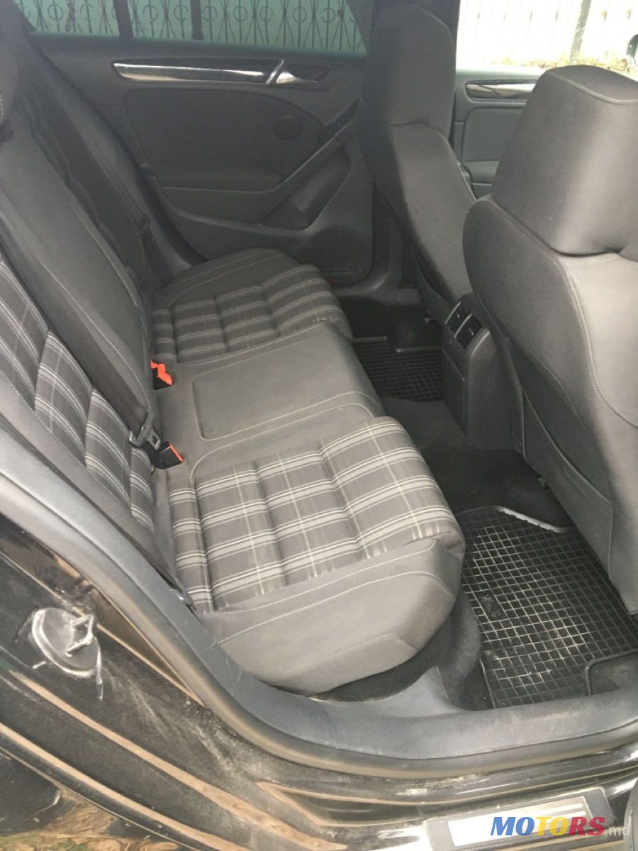 2009' Volkswagen Golf photo #6