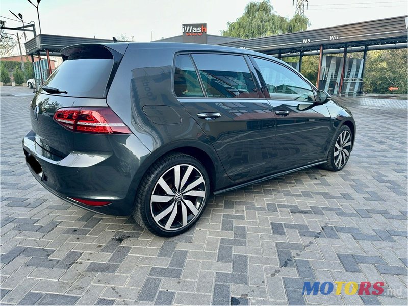 2015' Volkswagen Golf photo #4