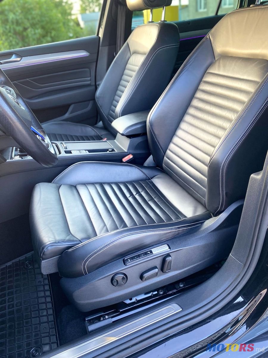 2020' Volkswagen Passat photo #4