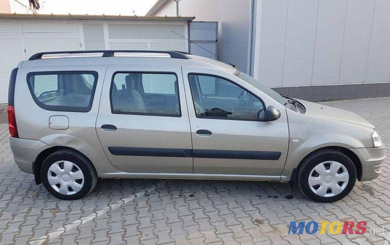 2009' Dacia Logan Mcv photo #3
