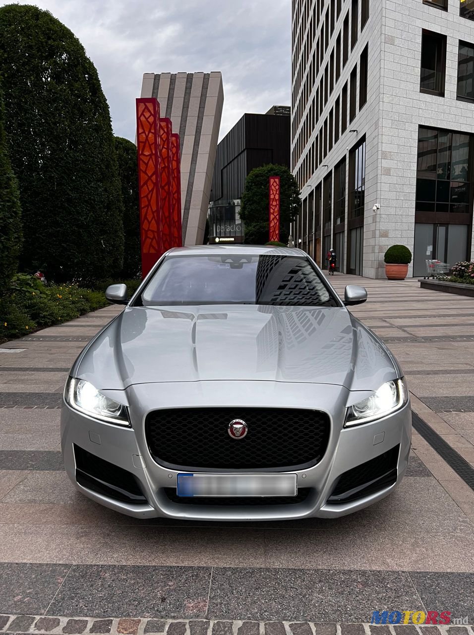2015' Jaguar XF photo #1