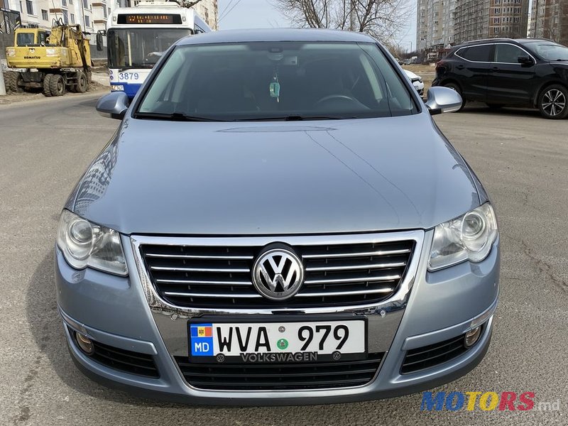 2010' Volkswagen Passat photo #1