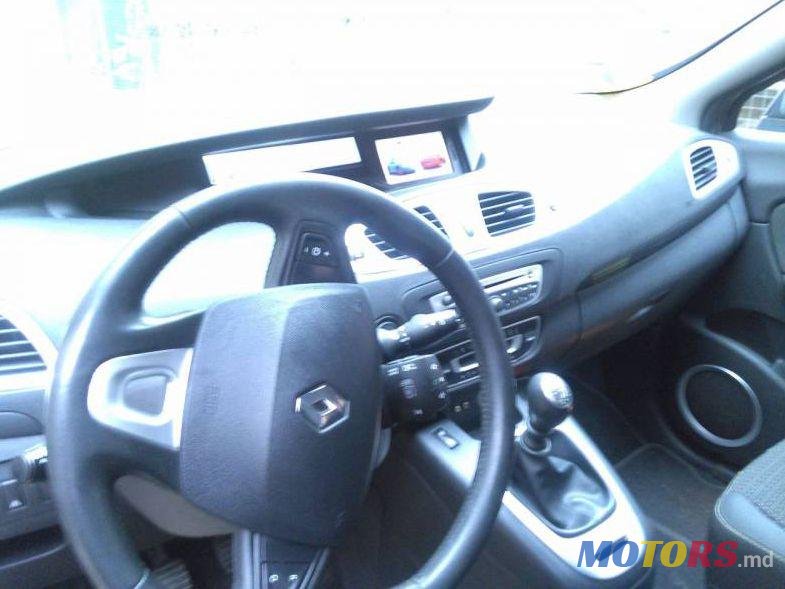 2009' Renault Megane photo #2