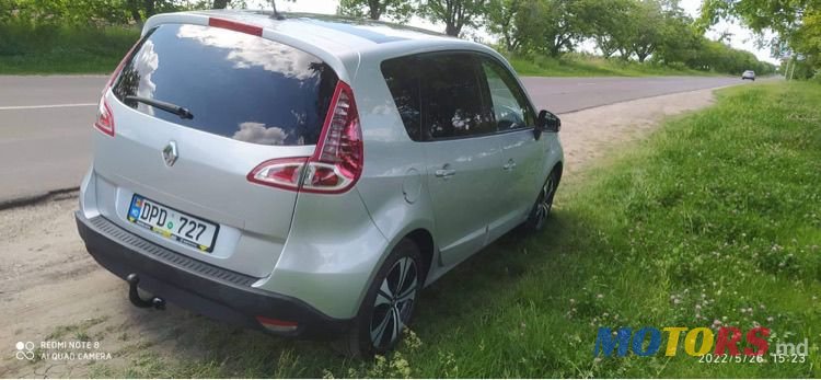 2011' Renault Scenic photo #1