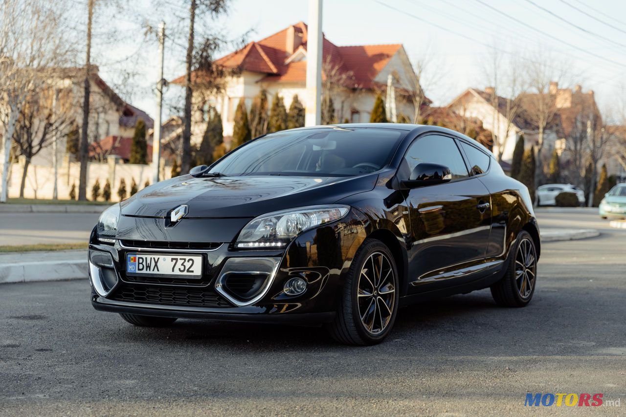 2012' Renault Megane photo #1