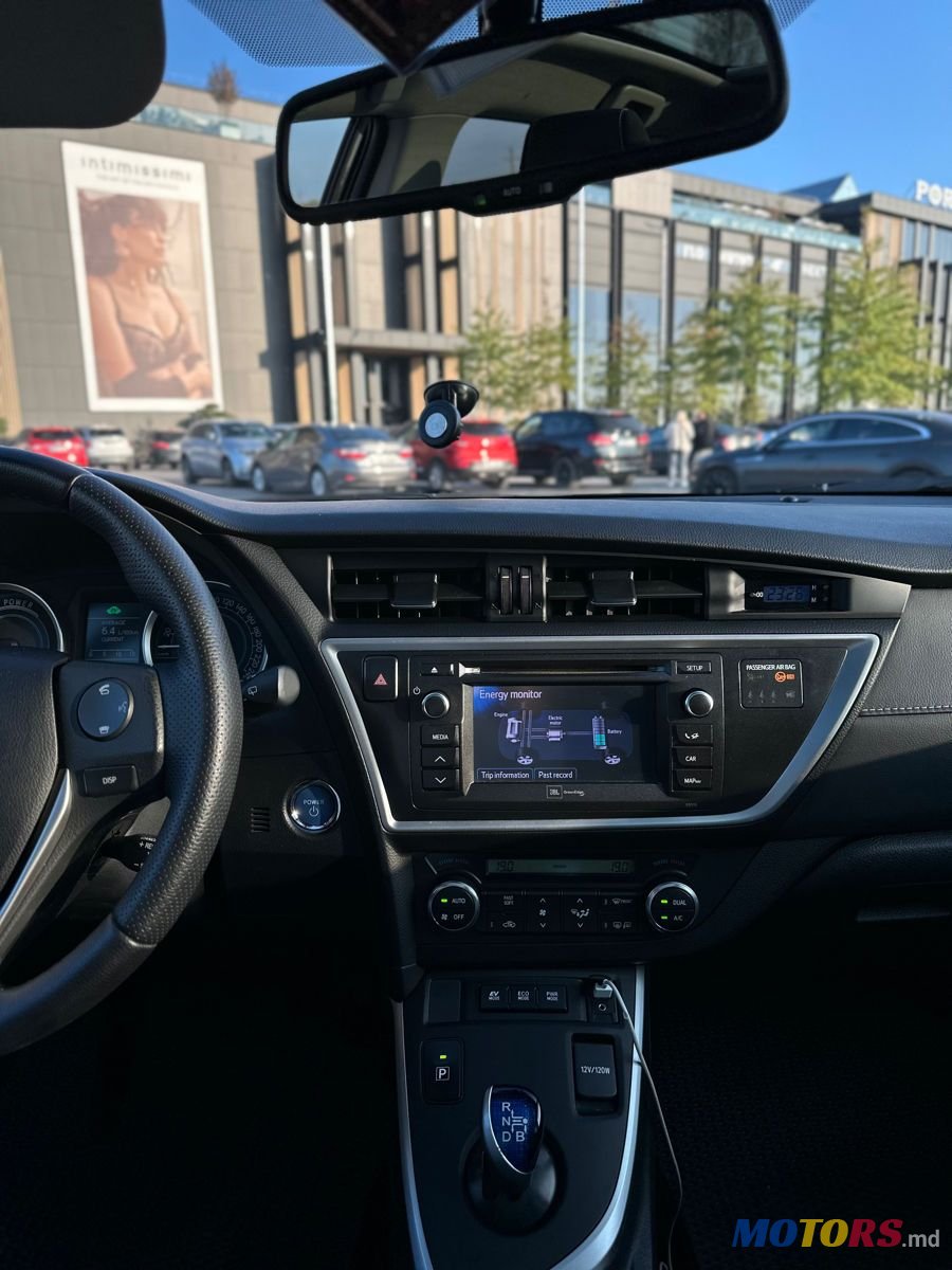 2014' Toyota Auris photo #3