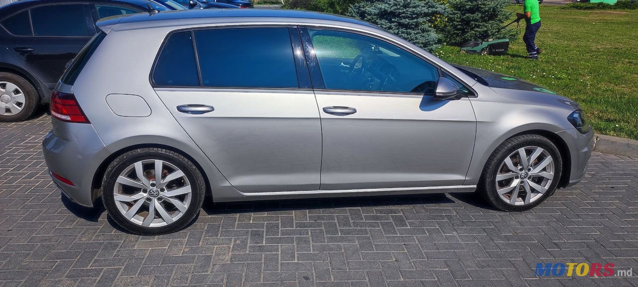 2017' Volkswagen Golf photo #6