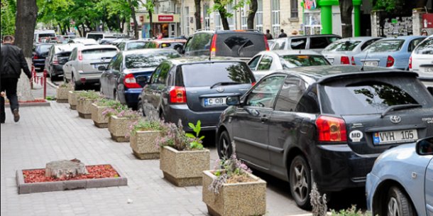 Кишинев задыхается от машин - более 20 процентов от общей площади дорог заняты автомобилями