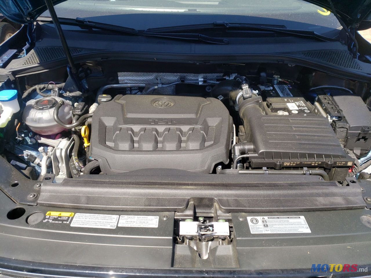 2020' Volkswagen Tiguan photo #6