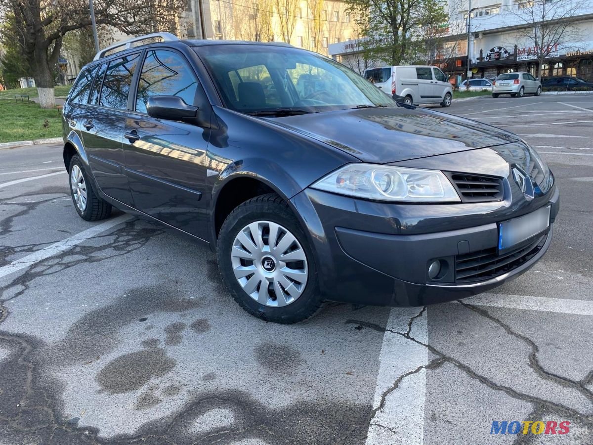 2008' Renault Megane photo #1