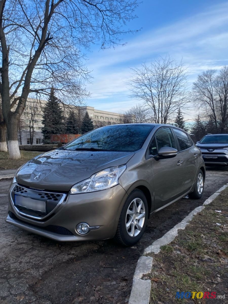 2012' Peugeot 208 photo #1