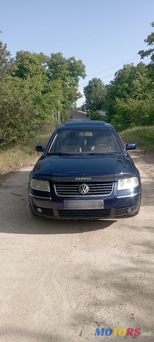 2001' Volkswagen Passat photo #3