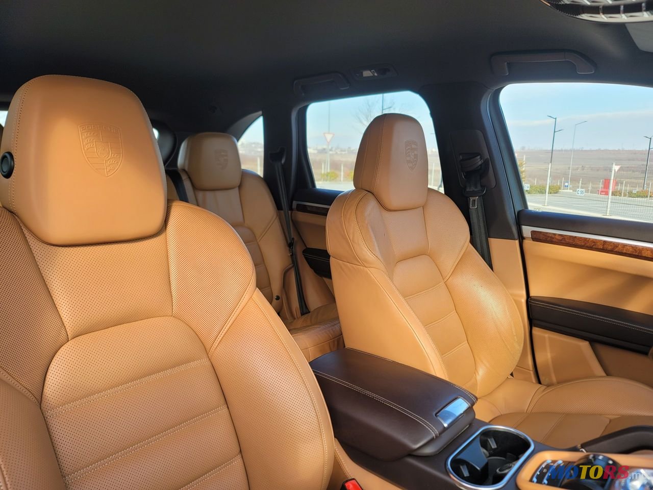 2011' Porsche Cayenne photo #6