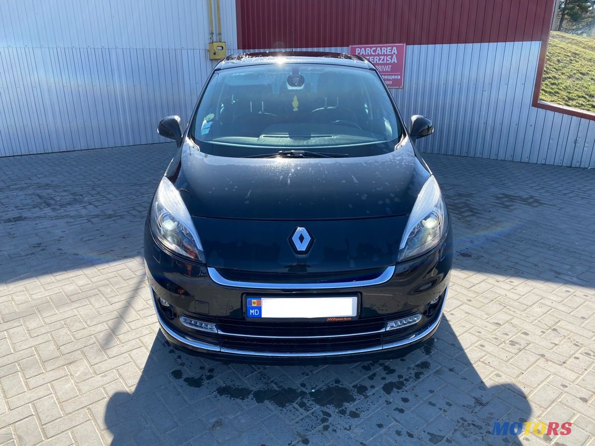 2013' Renault Grand Scenic photo #2