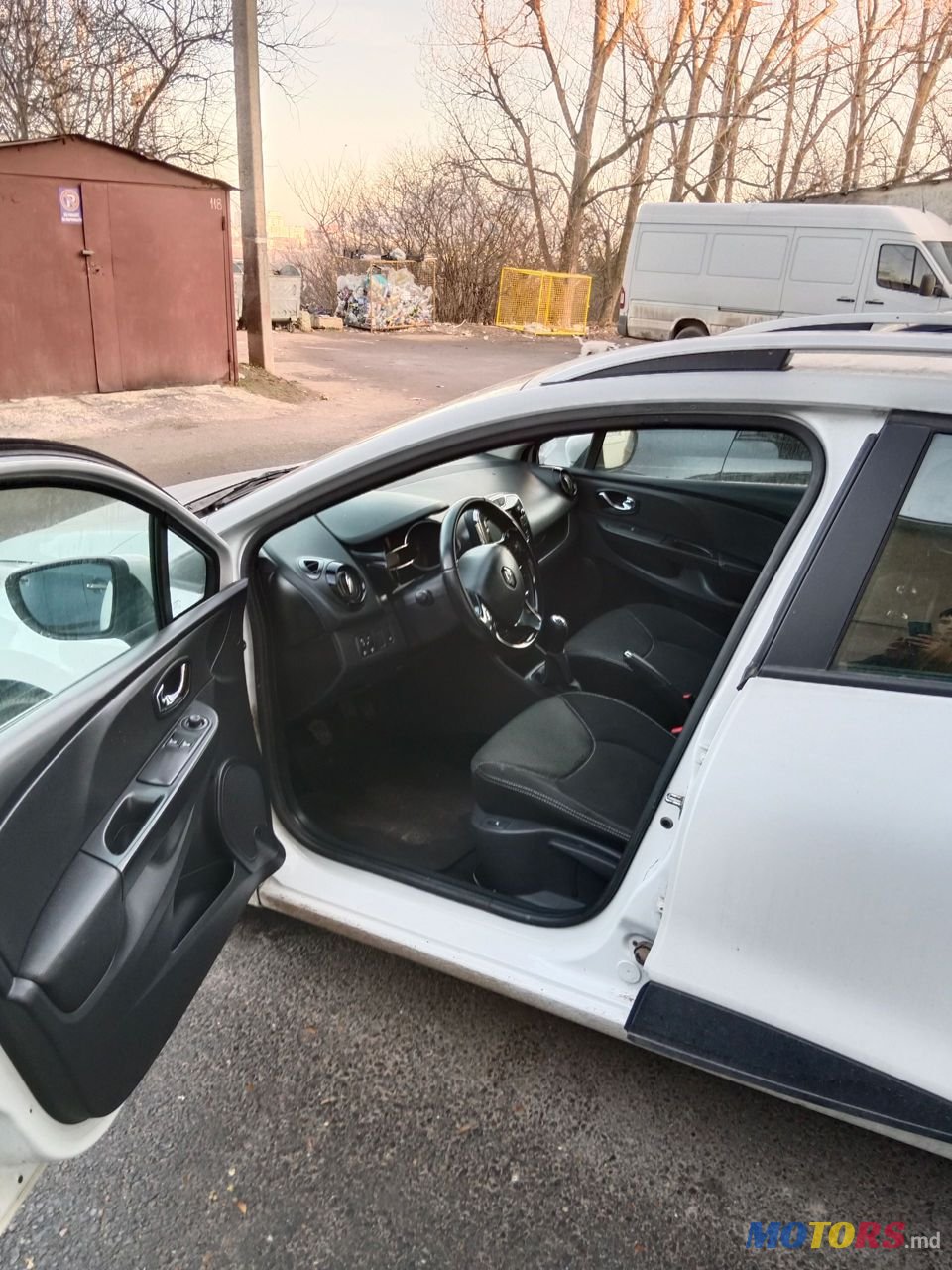 2013' Renault Clio photo #1