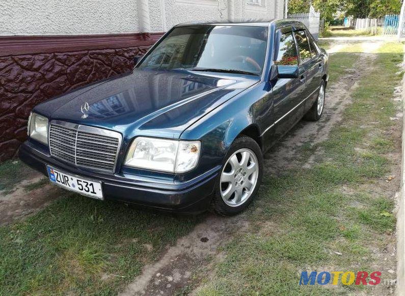 1995' Mercedes-Benz 124 photo #2