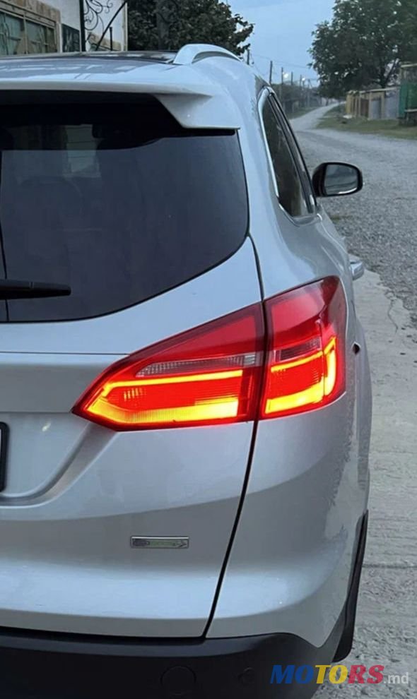 2017' Ford Focus photo #6