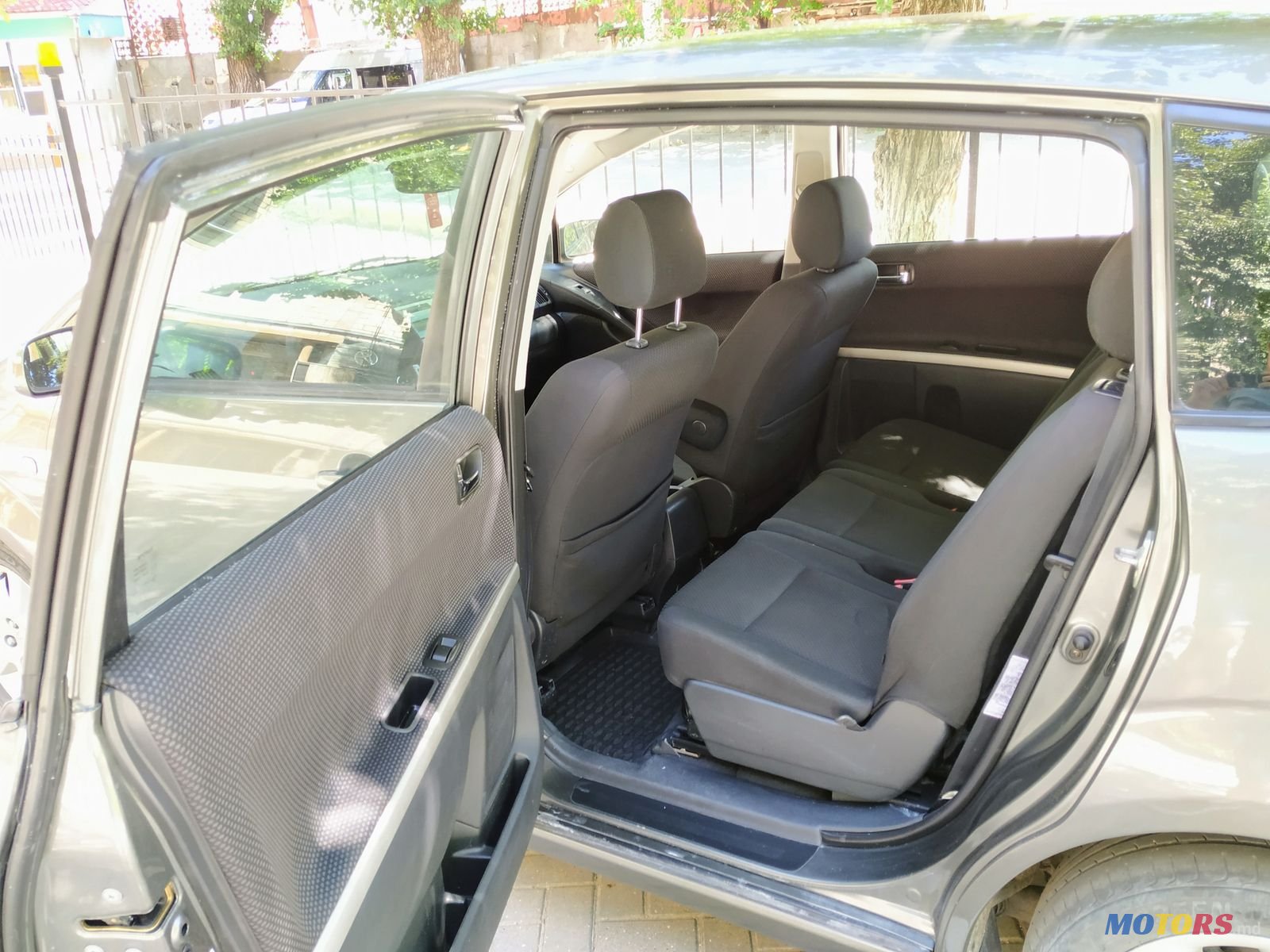 2005' Toyota Corolla Verso photo #2