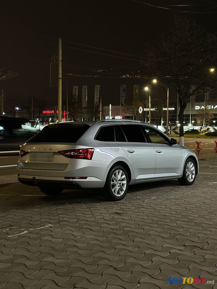2019' Skoda Superb photo #2