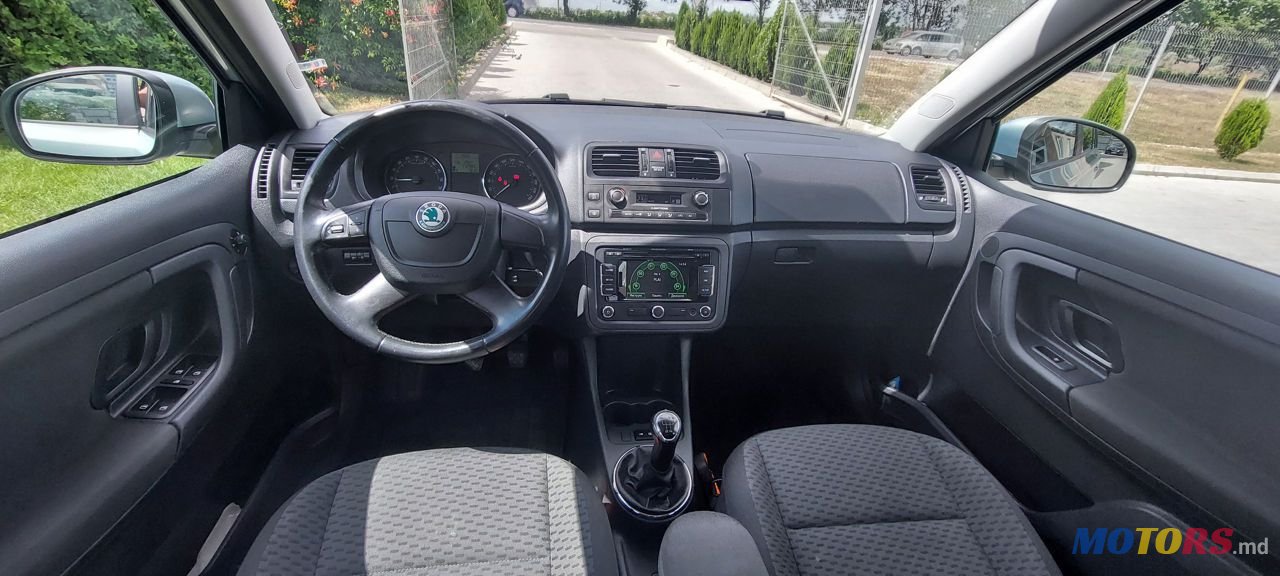 2012' Skoda Fabia photo #6