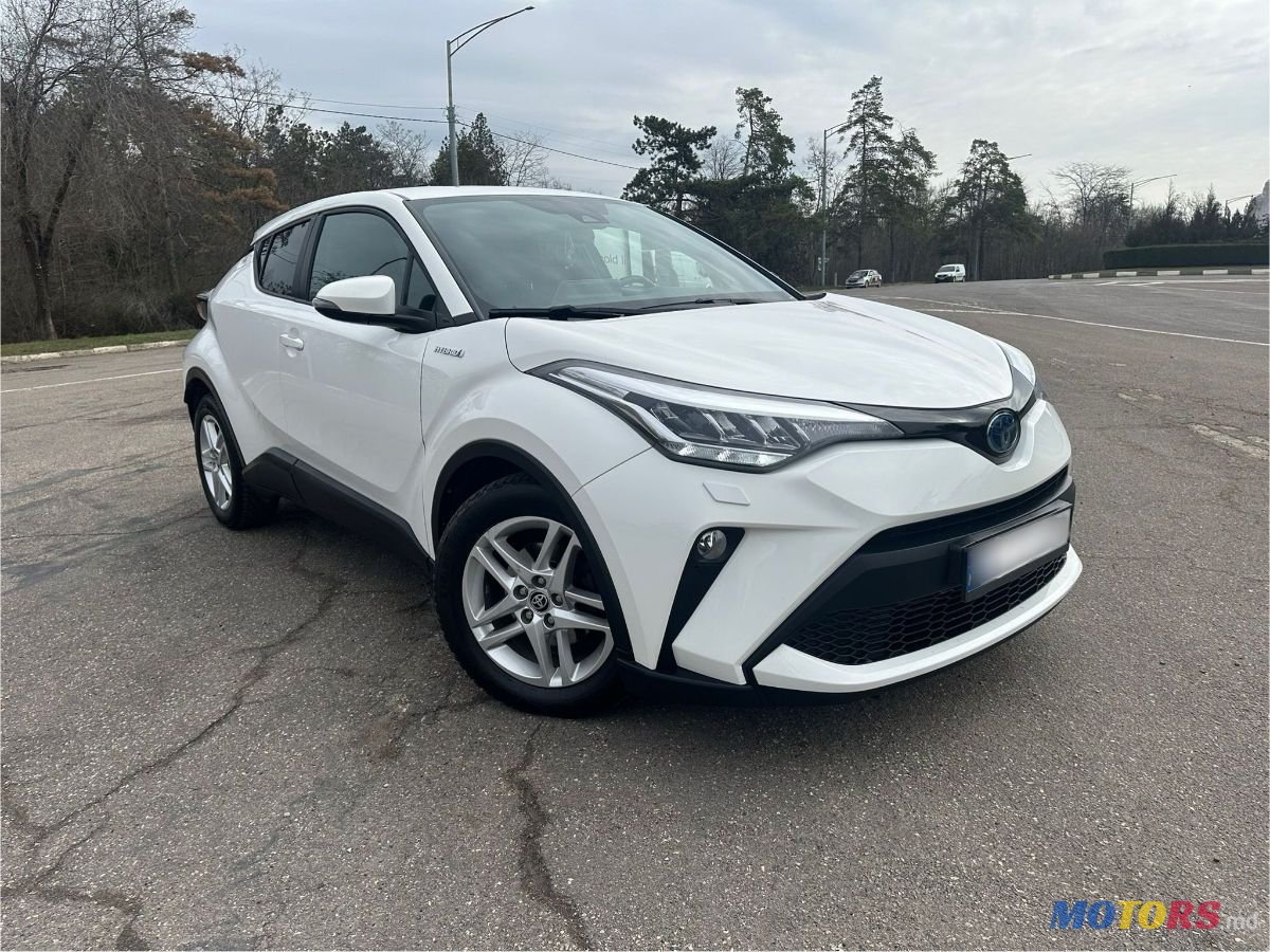 2020' Toyota C-HR photo #2