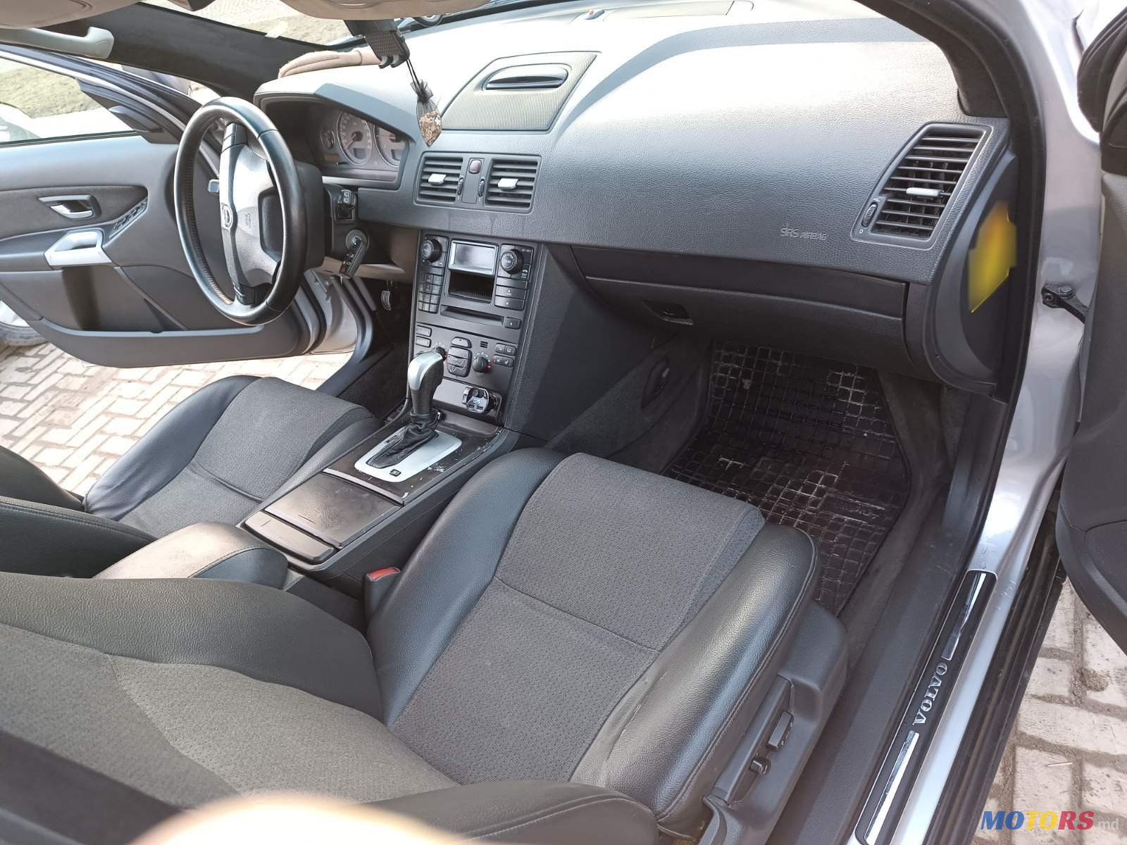 2004' Volvo XC90 photo #4