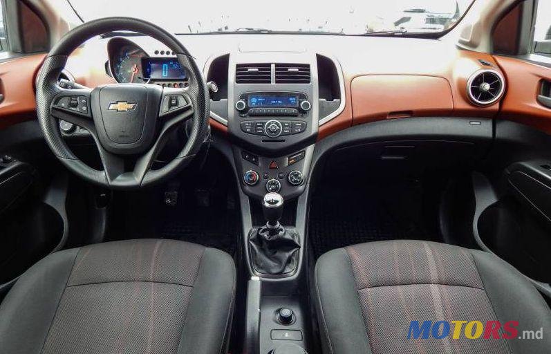 2011' Chevrolet Aveo photo #2