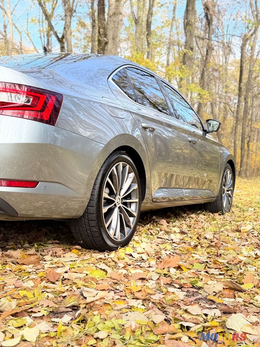 2015' Skoda Superb photo #6