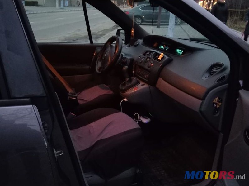 2005' Renault Grand Scenic photo #4