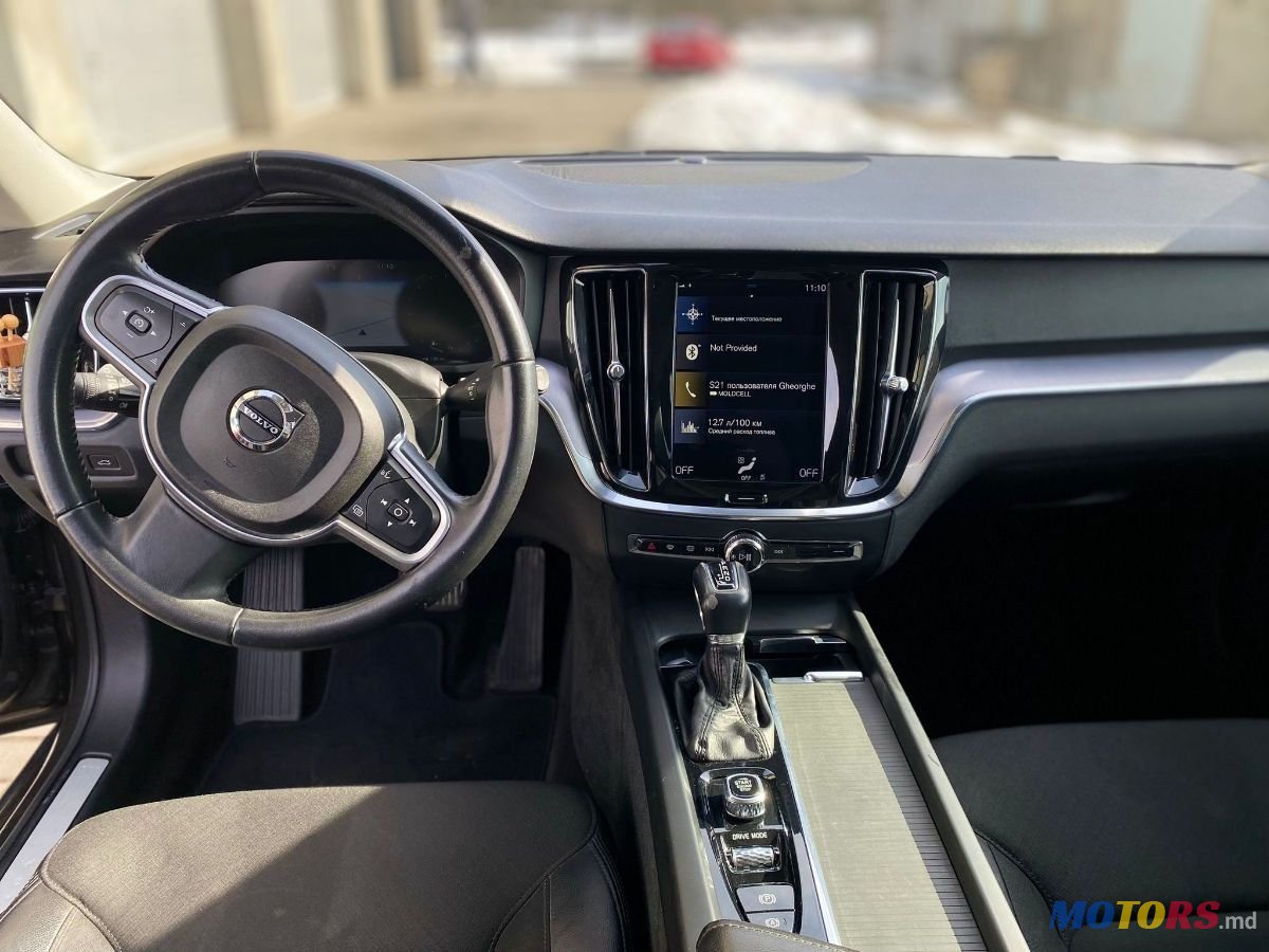 2019' Volvo V60 photo #1