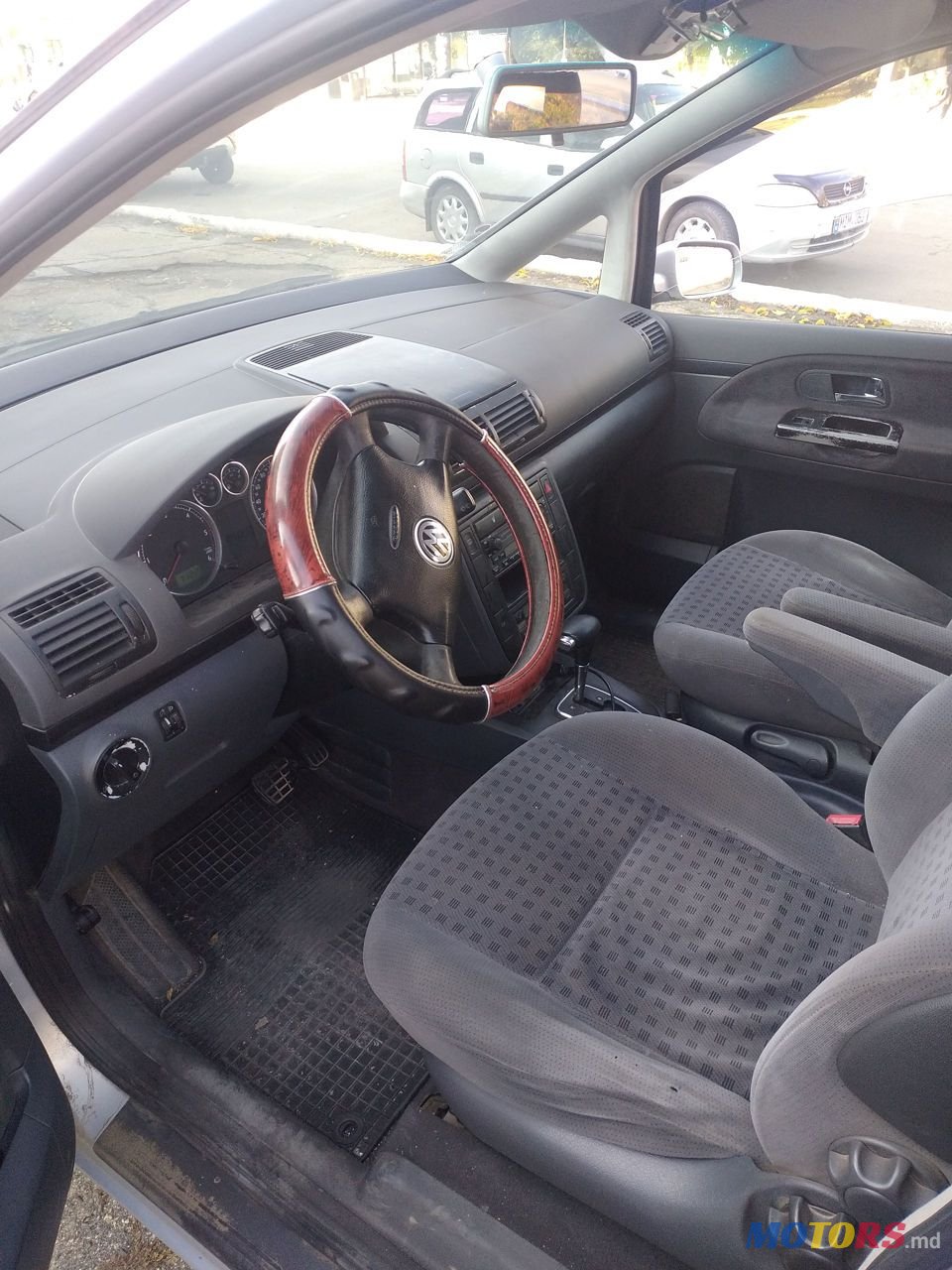 2002' Volkswagen Sharan photo #2