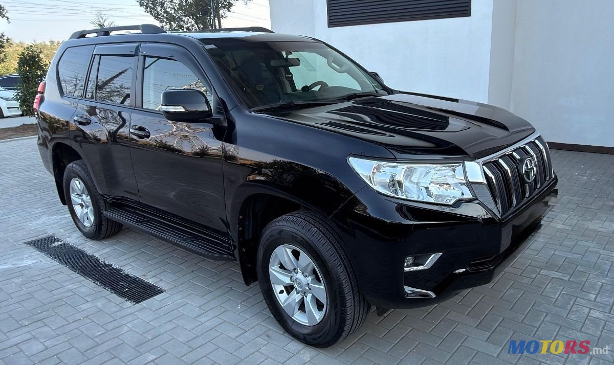 2019' Toyota Land Cruiser Prado photo #1