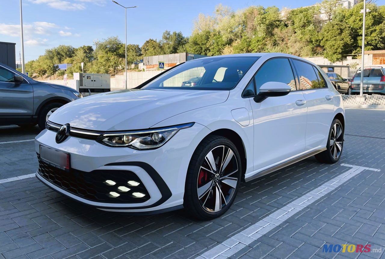 2021' Volkswagen Golf photo #1