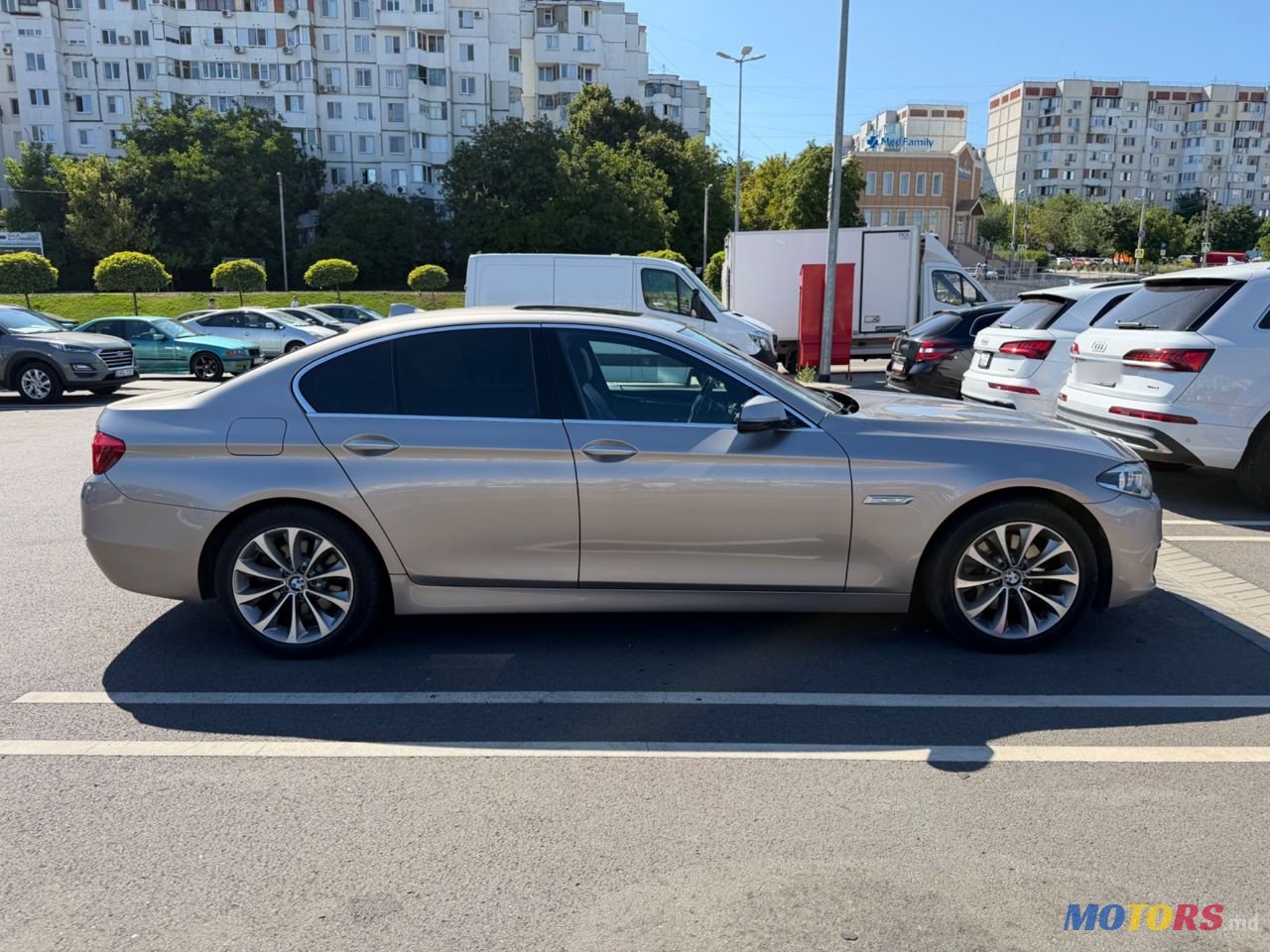 2016' BMW 5 Series photo #1