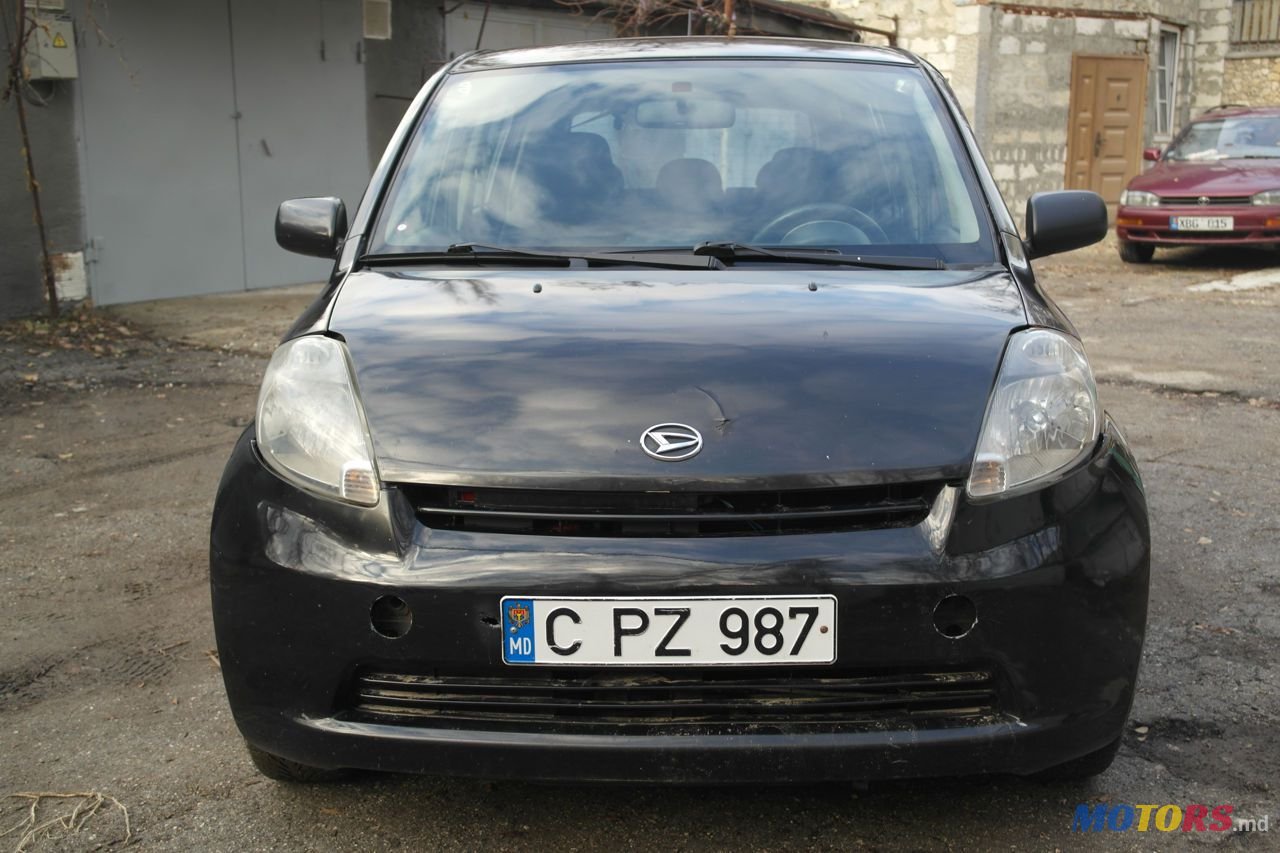 2006' Daihatsu Sirion photo #1