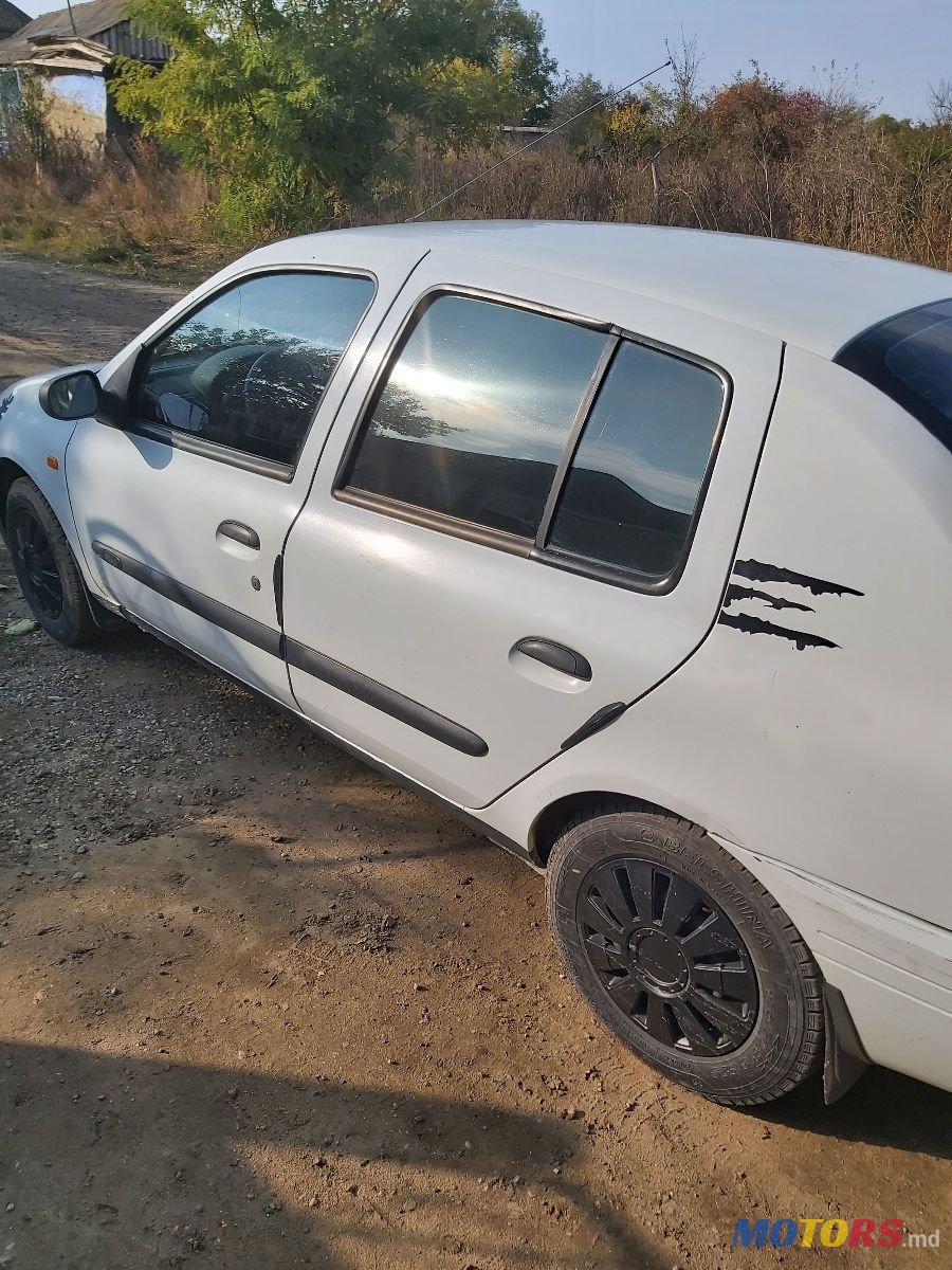 2002' Renault Clio photo #1