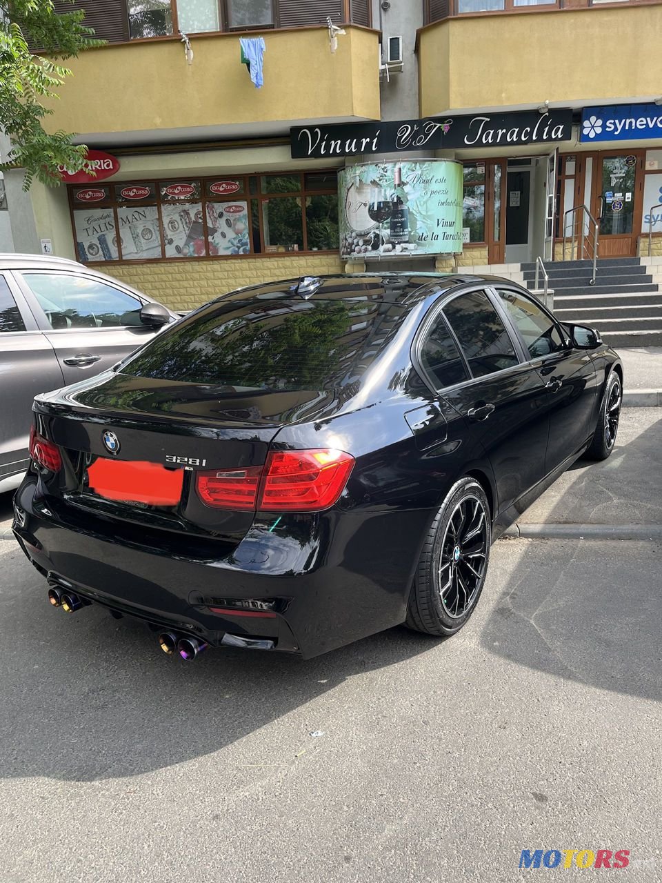 2012' BMW 3 Series photo #2