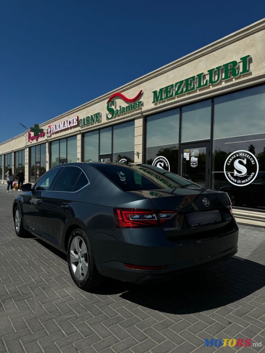2016' Skoda Superb photo #2