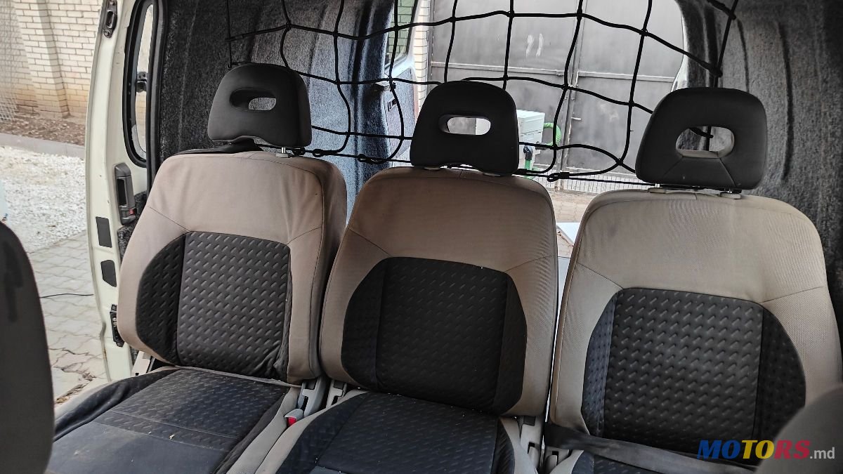 2007' Toyota HiAce photo #6