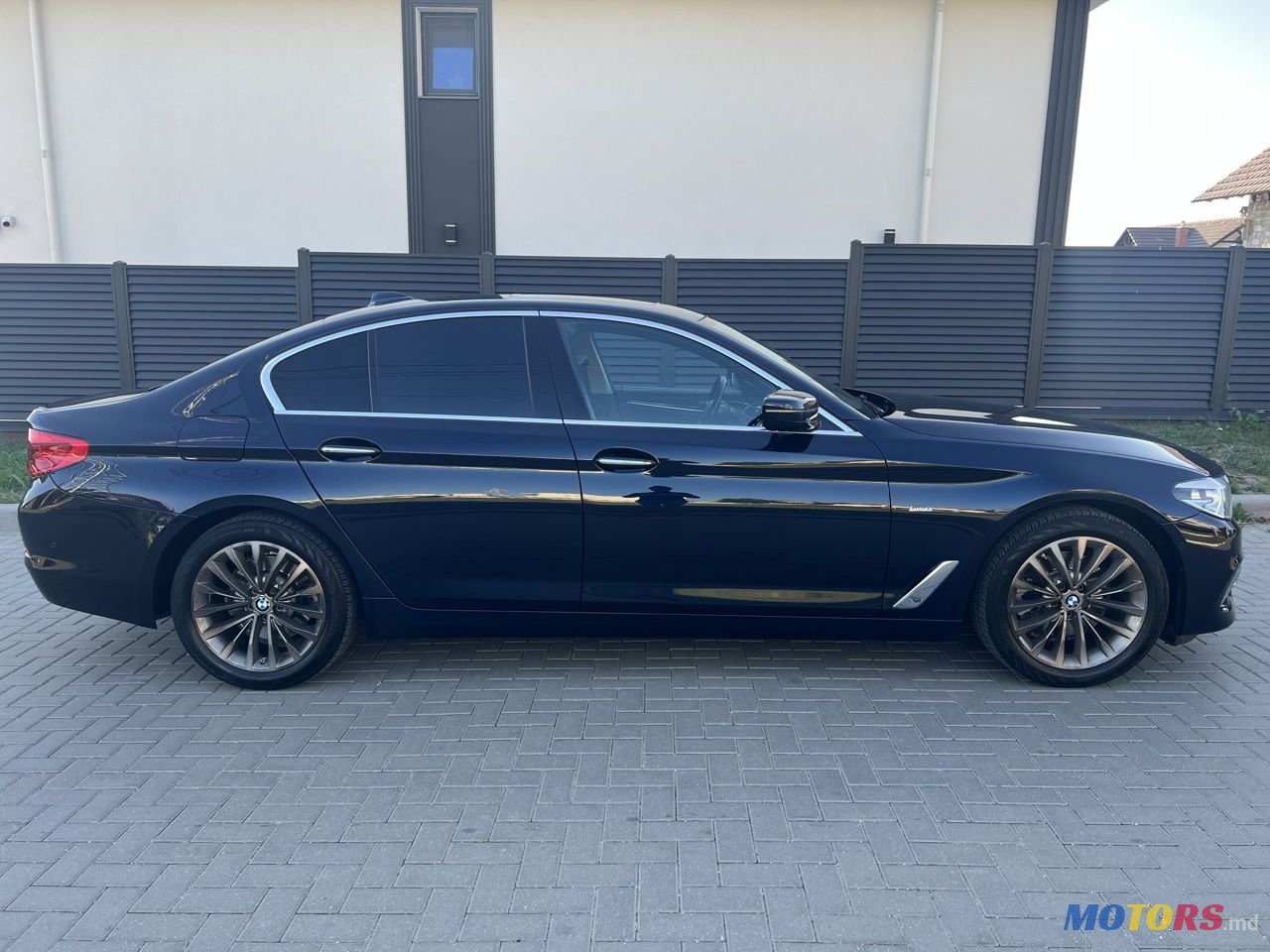 2017' BMW 5 Series photo #5