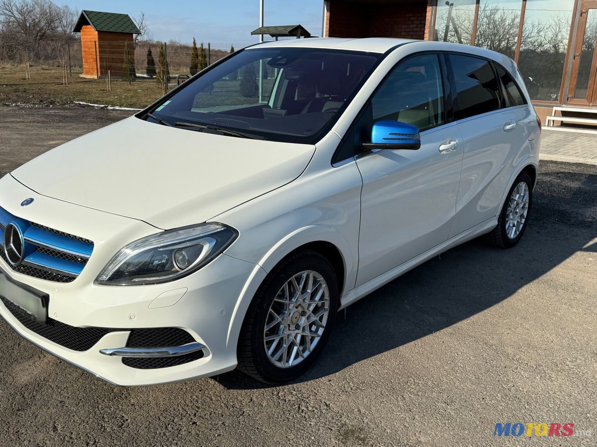 2015' Mercedes-Benz B-Class photo #2