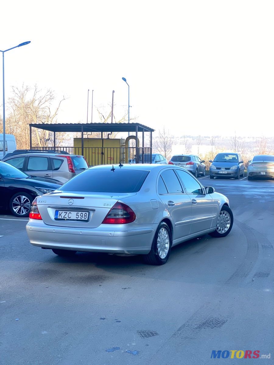 2005' Mercedes-Benz E Класс photo #2