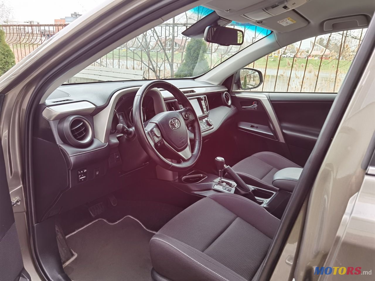 2016' Toyota RAV4 photo #5