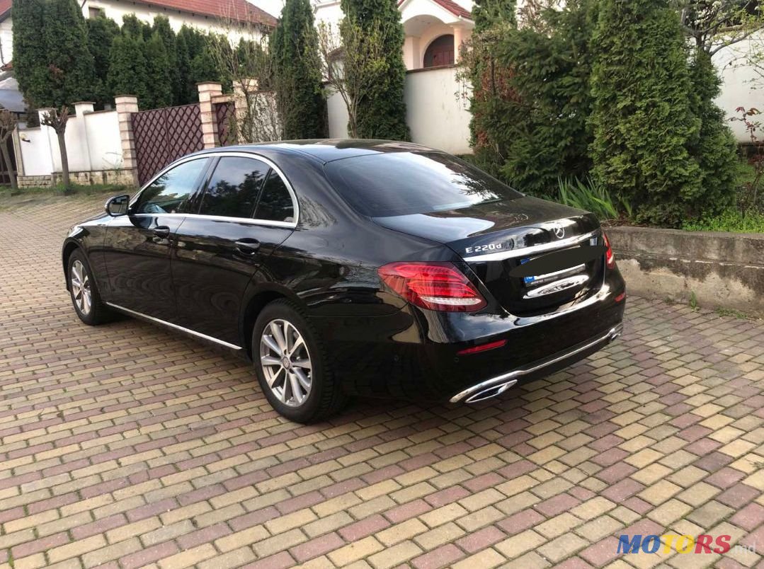 2017' Mercedes-Benz E Класс photo #3