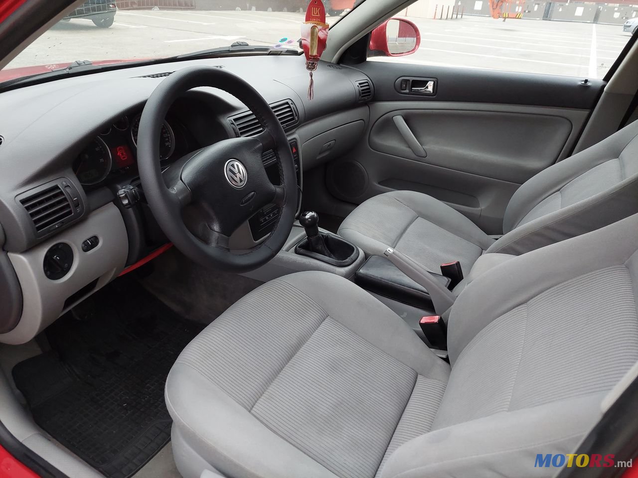 2005' Volkswagen Passat photo #6